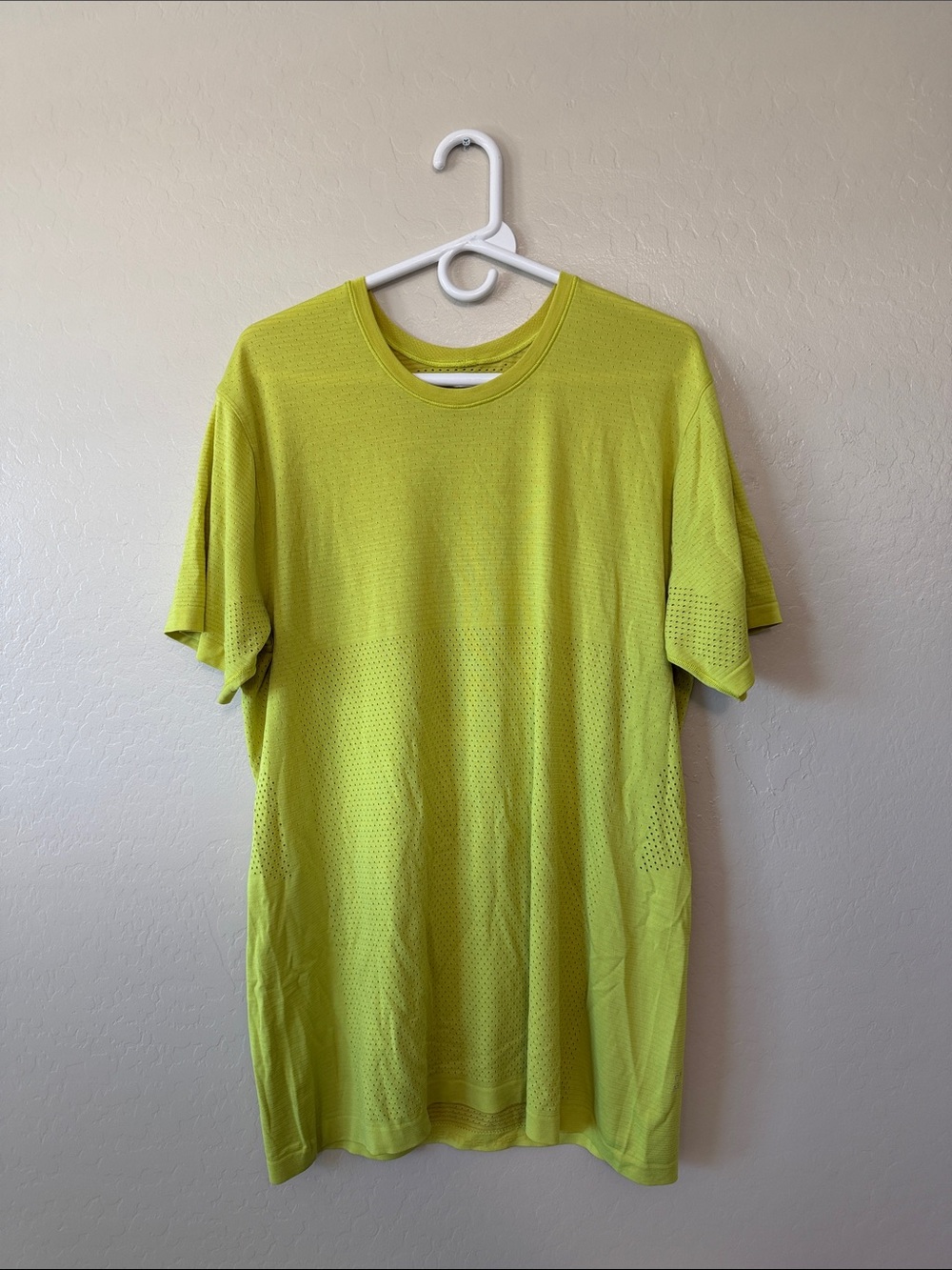 Lululemon athletica Men's shirt
